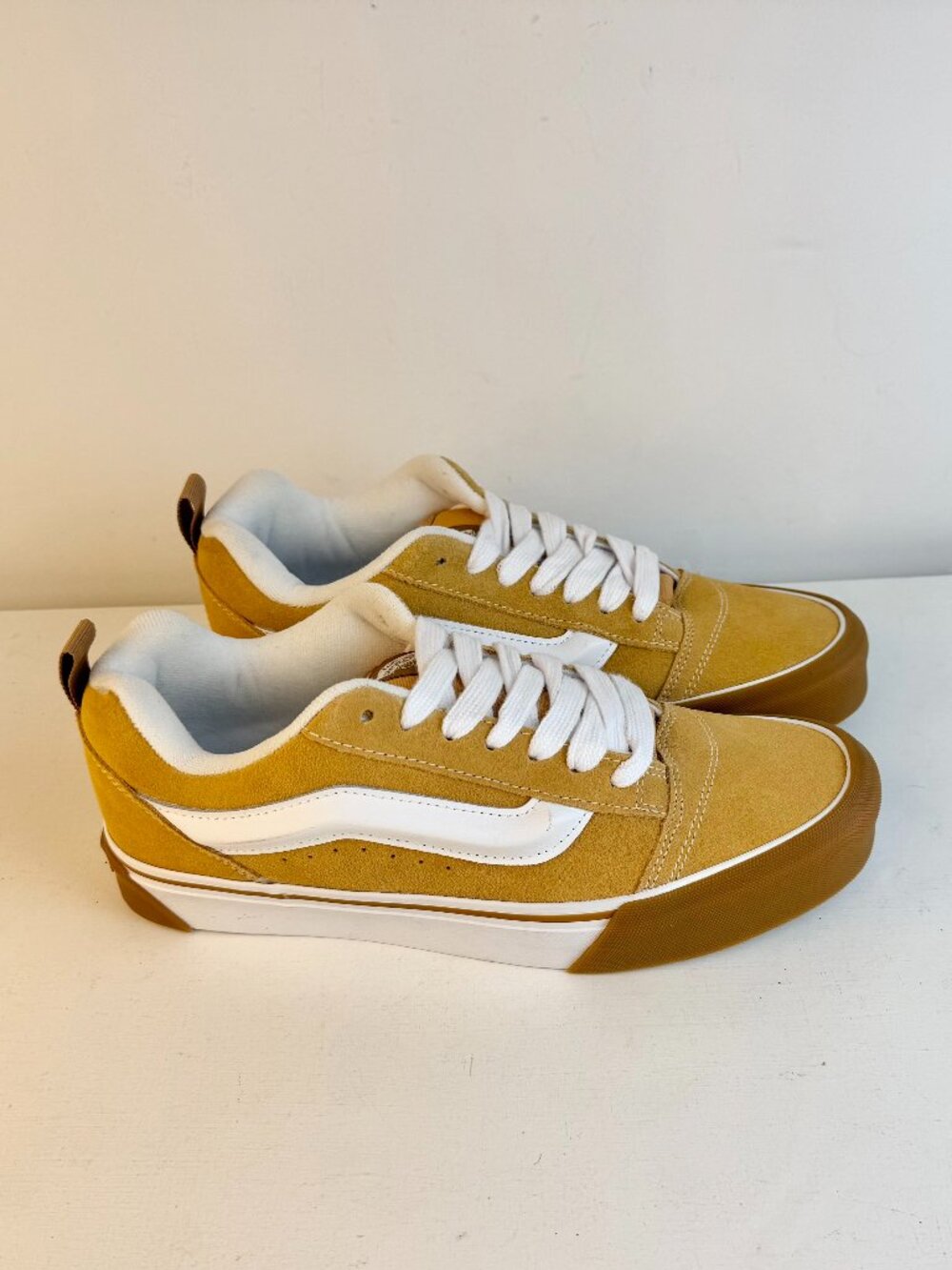 Men's 8.5 Women's 10 - VANS Knu Skool Suede Sneaker - Honey Yellow - 721356